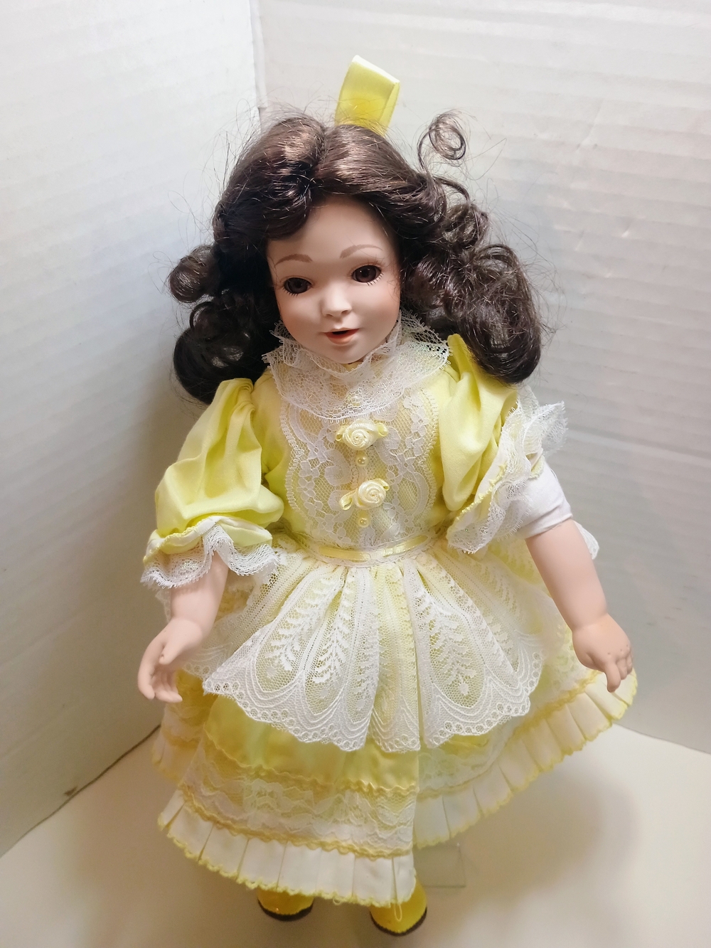 Paradise Galleries Candy Kids LEMON DROP 15" Porcelain Collector Doll 1997